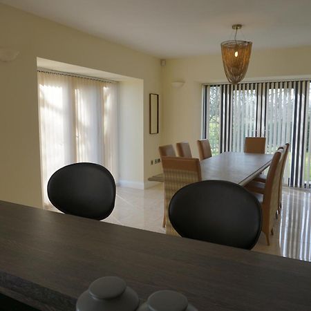 Hunter Lodges By Celtic Manor ニューポート エクステリア 写真