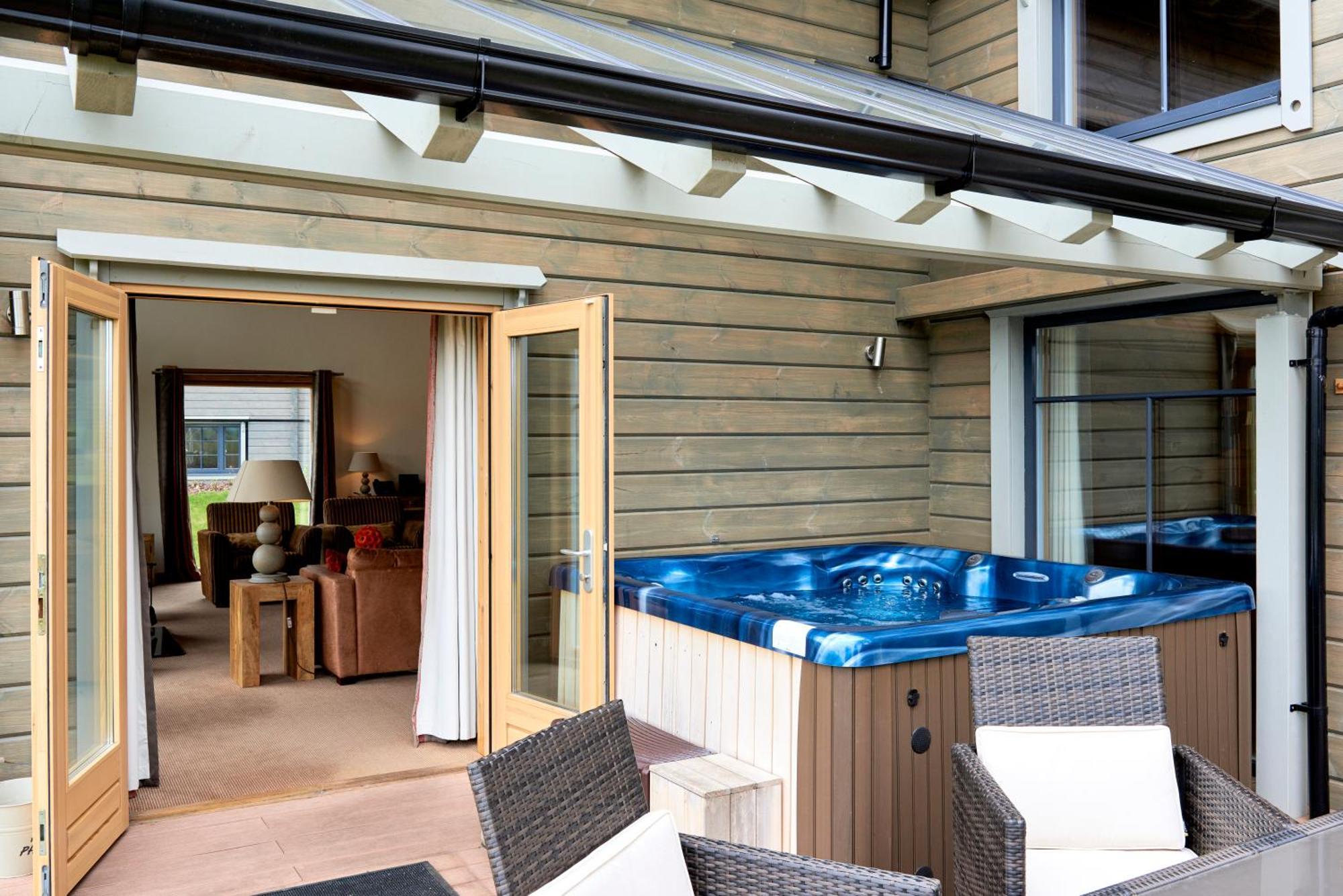 Hunter Lodges By Celtic Manor ニューポート エクステリア 写真