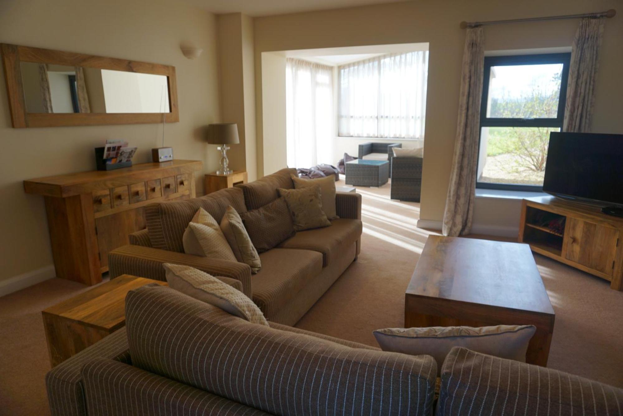 Hunter Lodges By Celtic Manor ニューポート エクステリア 写真